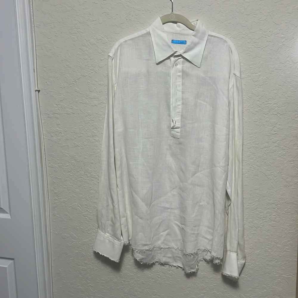 White casual I-D my brand shirt.